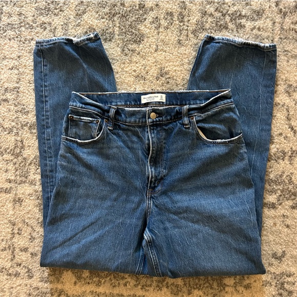 Abercrombie Ultra High Rise 90s Jeans - Picture 5 of 6